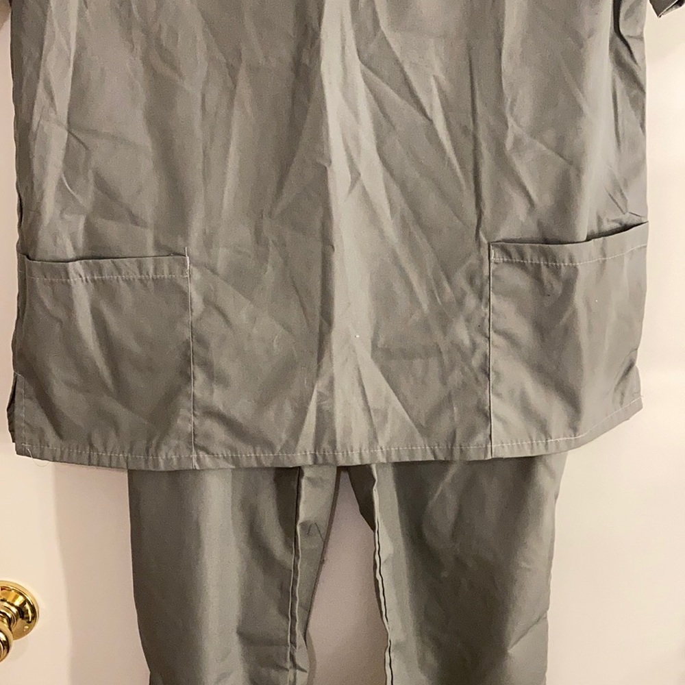 Scrubs set - Picture 4 of 8